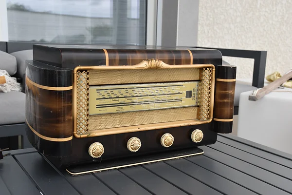 Radio vintage décorative 