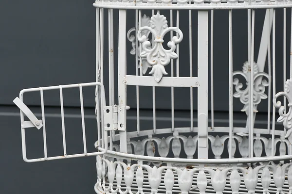 Cage à oiseau décorative blanche vintage